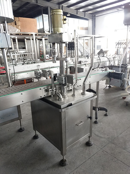 膠壺旋蓋機(jī)