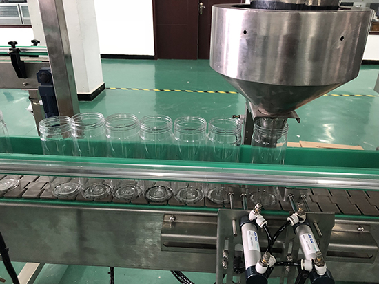 顆粒稱(chēng)重灌裝機(jī)