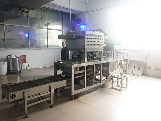 灌裝封杯機(jī)